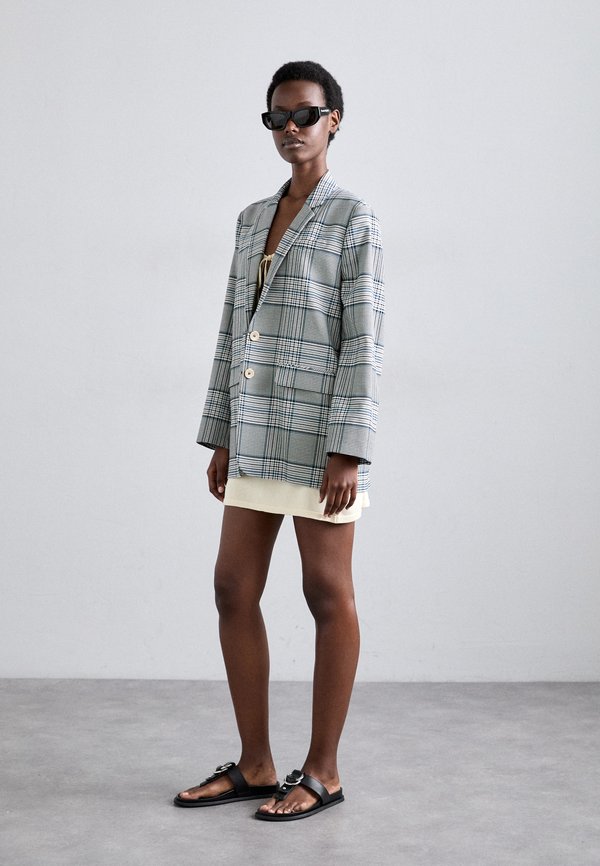 JADEN - T-bar sandals3