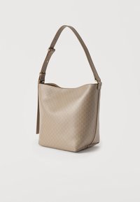 Τσάντα πουγκί σε μπεζ συνθετικό υλικό με μοτίβο διαμαντιού· διαθέτει έναν μόνο λουρί ώμου και επιχρυσωμένες λεπτομέρειες.