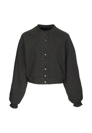 Zwarte korte jas met drukknopen aan de voorkant, lange opgezette mouwen en een ronde kraag.