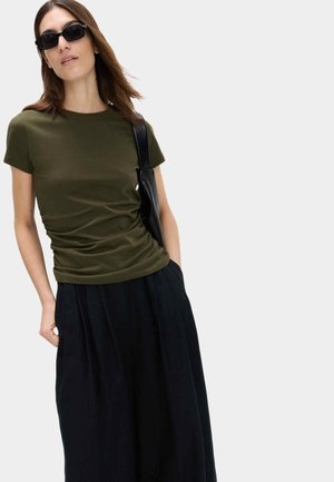 Marks & Spencer, SLIM FIT, khaki