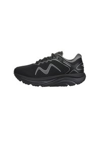 Zapatillas deportivas negras con una parte superior de malla texturizada, suela curvada y detalles reflectantes en plata. Cintas y collar acolchado para mayor comodidad.