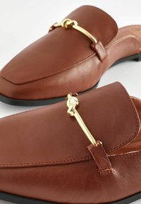 Next FOREVER COMFORT KNOT - Pantoletai - tan brown