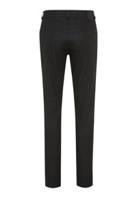 Pantalon noir à coupe droite, avec une texture lisse, deux poches arrière et une passante de ceinture. Design minimaliste avec des accents subtils.