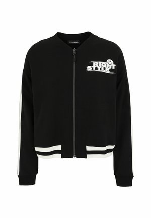 Schwarze Zip-Up-Trainingsjacke mit weißem "RIGHT STYLE"-Text, gerippten Bündchen und Saum, mit weißen Streifenakzenten entlang der Ärmel. Weicher Stoff.