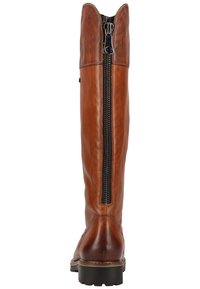 Botte haute en cuir marron avec fermeture éclair au dos, bout rond, panneaux texturés contrastants et semelle en caoutchouc robuste.