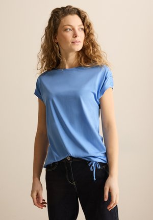 - T-shirt z nadrukiem
