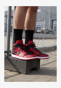 Niewybrane, gym red/black/white