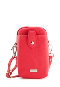 Rote Lederhandytasche mit strukturiertem Finish, Reißverschluss, Klappe mit Druckknopf, abnehmbaren Tragegurt und silbernen Hardware-Akzenten im Design.