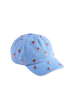 Hellblaues Baseball-Cap mit kleinen, gestickten roten und rosa Erdbeeren, die gleichmäßig über den Stoff verteilt sind.