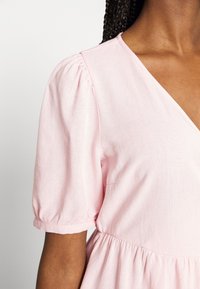 Vero Moda Petite Vapaa-ajan mekko - pink