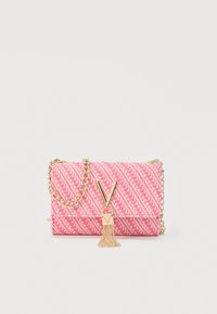 Kijelölve, fucsia/multi-coloured