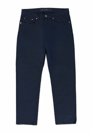 Pantalones vaqueros azul marino con diseño estándar de cinco bolsillos, cremallera y trabillas para cinturón. El material parece suave con costuras mínimas visibles.