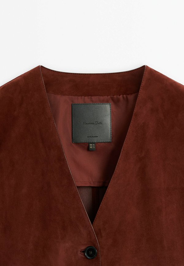 SHORT V-NECK - Leather jacket2