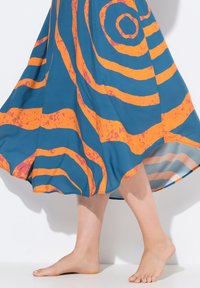 Ulla Popken CIRCLE PRINT SLEEVELESS - Denní šaty - whale blue