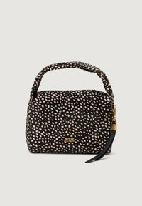 Fekete és bézs pöttyös kézitáska textúrált felülettel, amelynek kialakítása struktúrált, rövid fogantyúval és aranyszínű fémrészekkel rendelkezik.