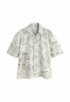 Rövid ujjú ing, fekete és világoskék újságmintával fehér alapon, lehajtott gallérral.