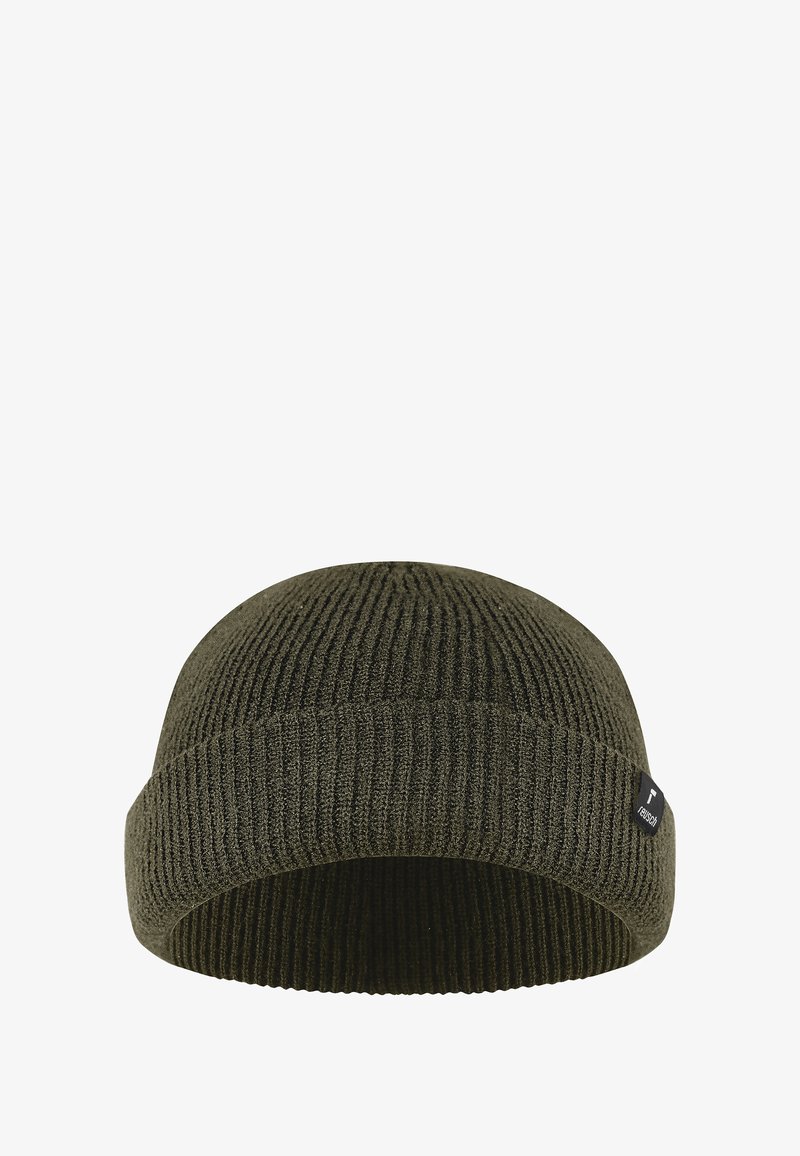 Vihreä oliivinvärinen neulepipo, jossa on ribbitekstuuri. Varustettu käännetyllä reunalla ja pienellä mustalla logo-tarralla sivussa.