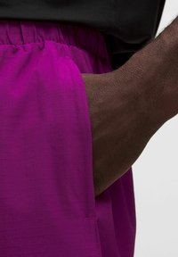 lululemon RUN CREW RIPSTOP LINED 15CM - Kurze Sporthose - chilled grape