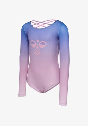 Langarm-Body in Farbverlauf von Blau zu Pink, mit rundem Halsausschnitt, überkreuzten Rückenriemen und zentralem pinkfarbenem Logo-Design.