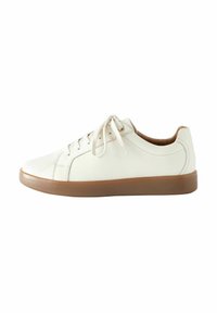 Unselected, white tan
