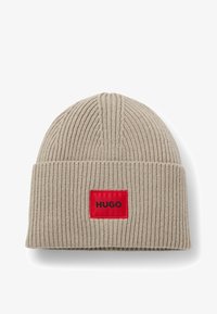 Unselected, light beige three