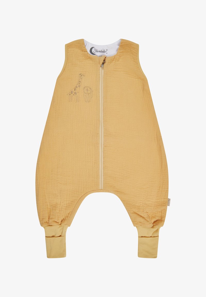 Gelber Musselin-Schlafsack mit einem Reißverschluss vorne, versehen mit Designs von Giraffen und Löwen. Weiches Material, abgeschrägter Boden und gepolsterte Ärmel.