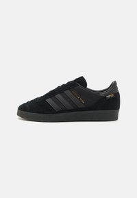 adidas Originals - GAZELLE TEAM UNISEX - Trainers - core black/carbon/footwear white Thumbnail Image 1