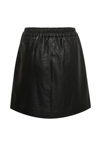 Svart läder mini kjol med elastisk midja och en slät textur. Klassisk A-linjeform med en enkel, odekorerad design.