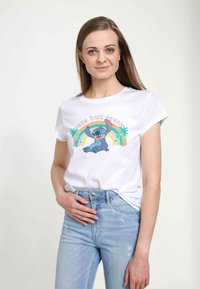 Disney DISNEY CLASSICS KAWAII STITCH  - T-shirt med print - white