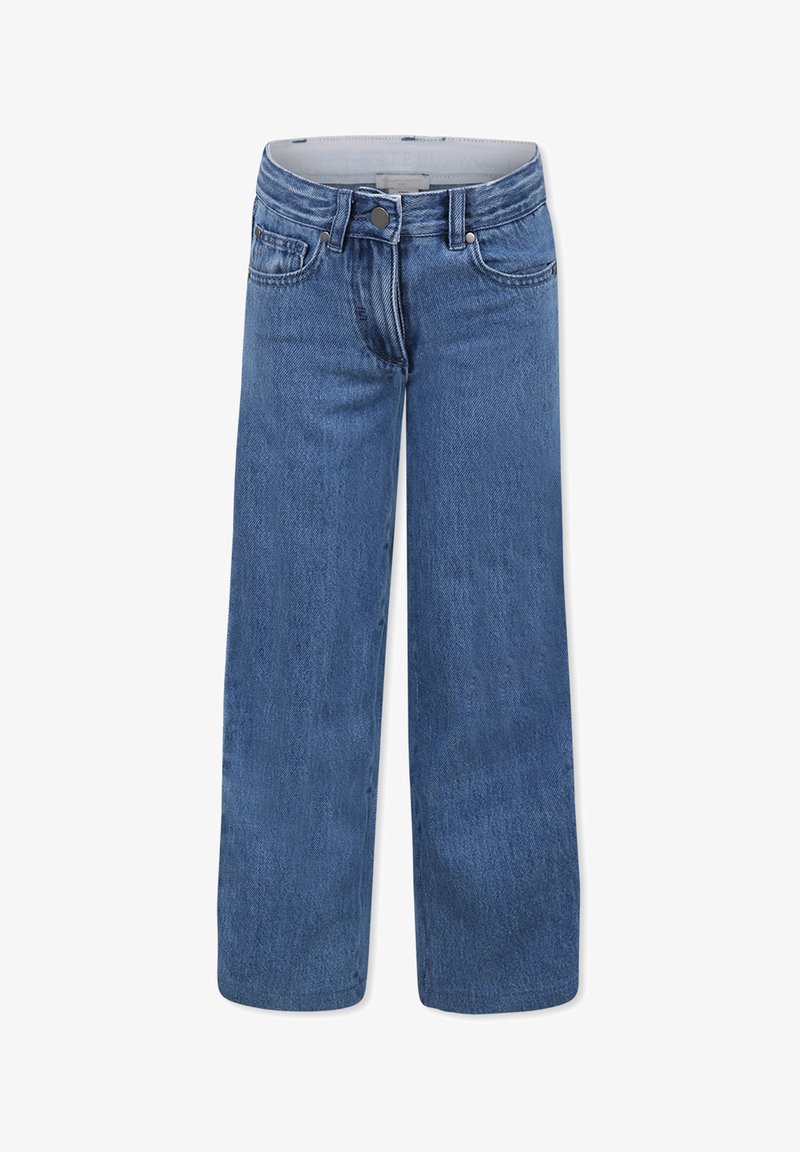 Jeans a gamba larga in denim blu medio, con vita aderente, design a cinque tasche, chiusura con bottone e una leggera sfumatura per aggiungere texture.