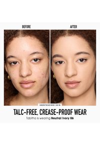 Produit de maquillage montré sur une peau avec des imperfections visibles (à gauche) et un teint amélioré (à droite). Les deux images présentent une peau naturelle sans retouche.