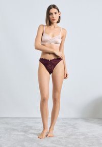 Lindex BRIEF THONG REGULAR LYDIA - String - dark dusty red