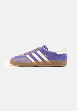 GAZELLE INDOOR - Trainers - collegiate purple/footwear white/shadow violet