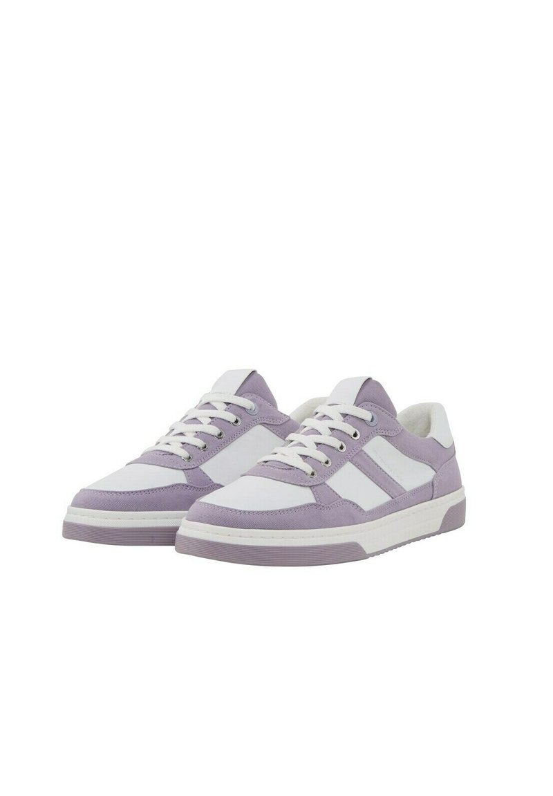 Sneakers viola e bianchi con una finitura texture, dotati di un design con lacci, colletto imbottito e strisce di accento bianche a contrasto.