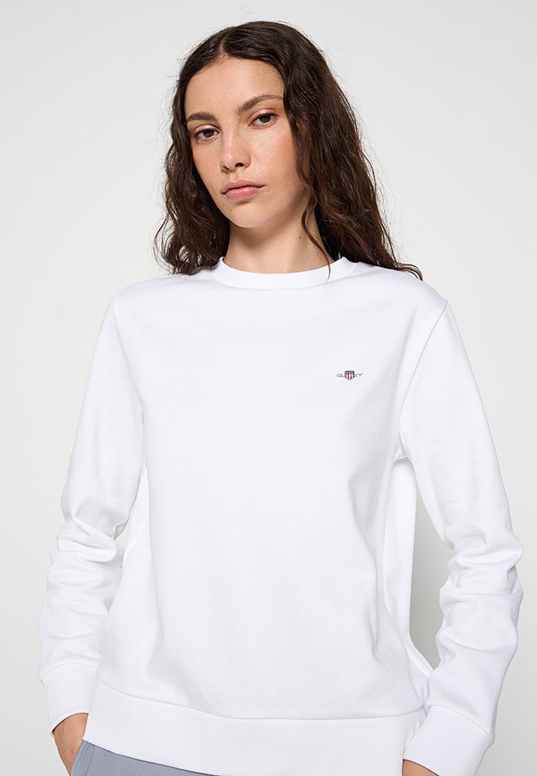 REGULAR FIT