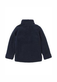 Granatowy polarowy sweter z wysokim kołnierzem, teksturowaną powierzchnią i długimi rękawami; widok z tyłu nie pokazuje dodatkowych wzorów ani akcentów.