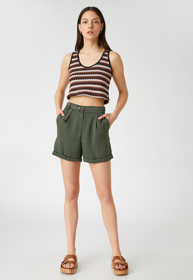 Koton Shorts kaki Koton Shorts kaki