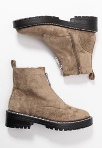 Even&Odd Kotníkové boty na platformě - khaki