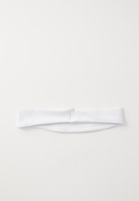 Bandeau en tissu extensible blanc avec une texture lisse, présentant un design simple et des extrémités repliées pour le confort et l'ajustement.