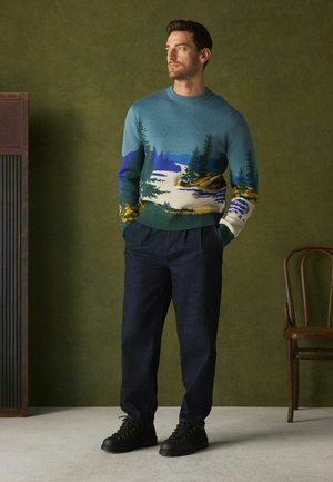 Next, REGULAR FIT - SCENIC KNITTED CREW NECK JUMPER - Jumper - blue green