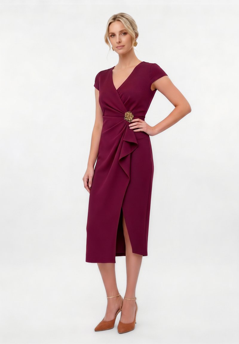 burgundy dress with gold heels What Heels to Wear with Burgundy Dress