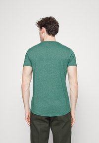 Tommy Jeans SLIM JASPE CREW NECK - T-shirt básica - rural green