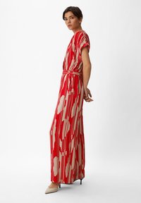 comma Jumpsuit - preiselbeere