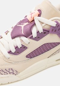 Jordan SPIZIKE UNISEX - Tenisice - legend light brown/crimson tint/violet dust/sail