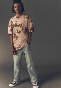 Next RELAXED FIT SHORT SLEEVE GRAPHIC STANDARD - T-Shirt print - brown tie dye back print