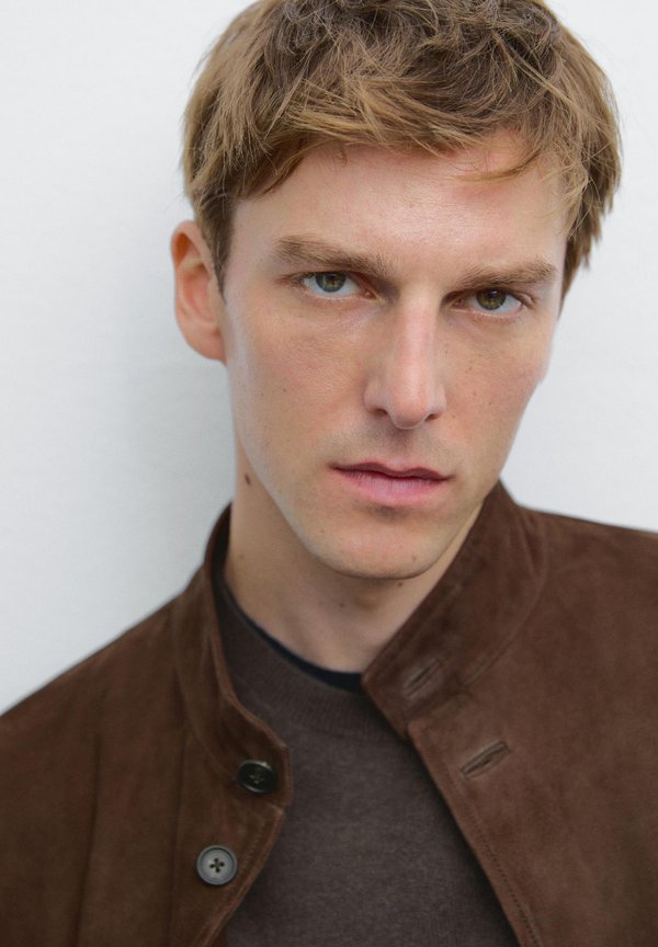 STAND COLLAR - Leather jacket3