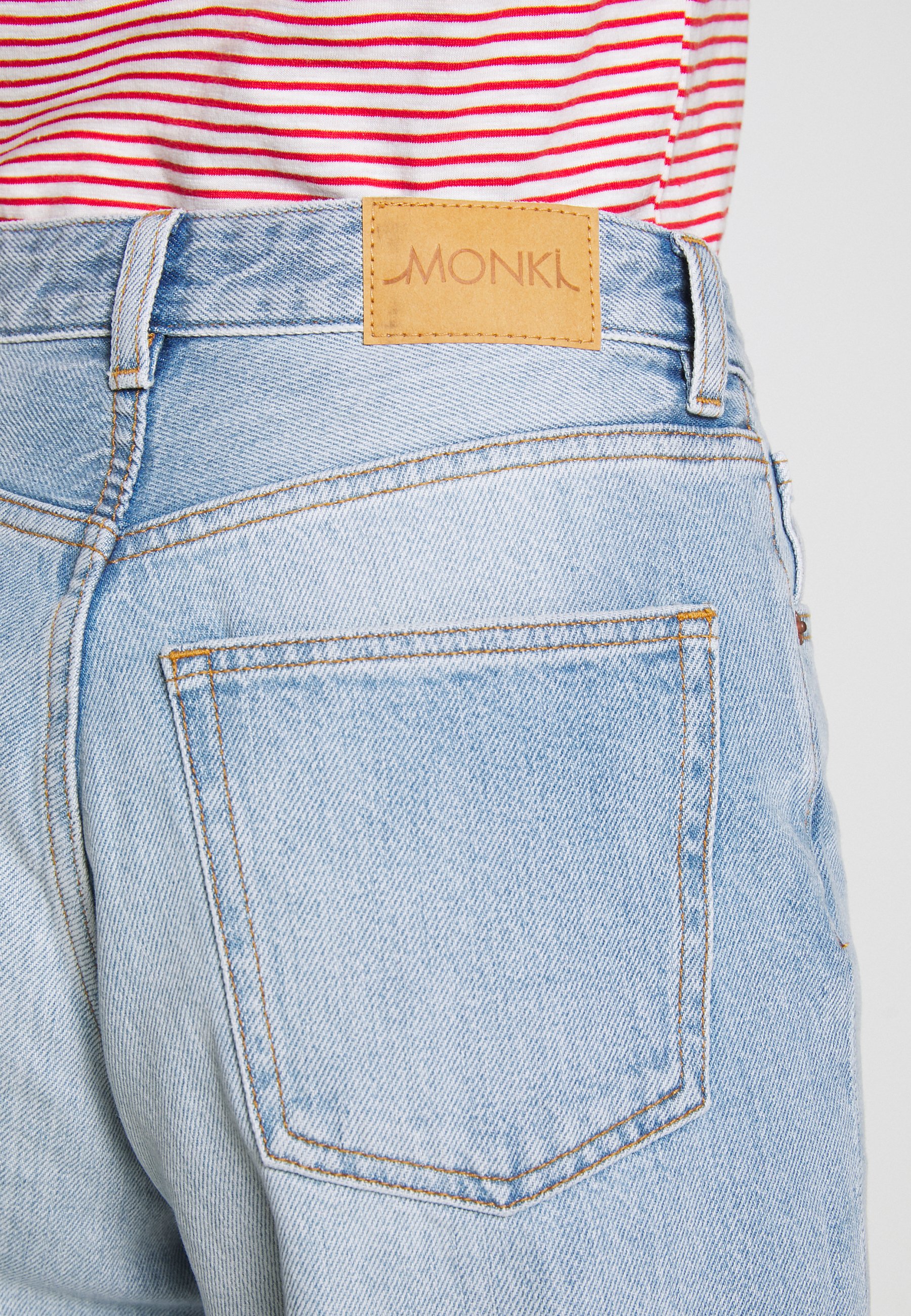 Monki TAIKI Jeans slim fit blue dusty lightblå Zalando.no Monki YOKO Jeans relaxed fit blue dusty lightblå