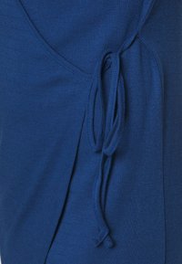 Mads Nørgaard POINTELLA DALIS DRESS - Φόρεμα από ζέρσεϊ - dark blue