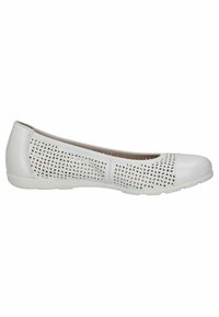Ballerine bianche con motivi geometrici perforati, punta lucida e tomaia in pelle liscia. La suola in gomma flessibile offre comfort.
