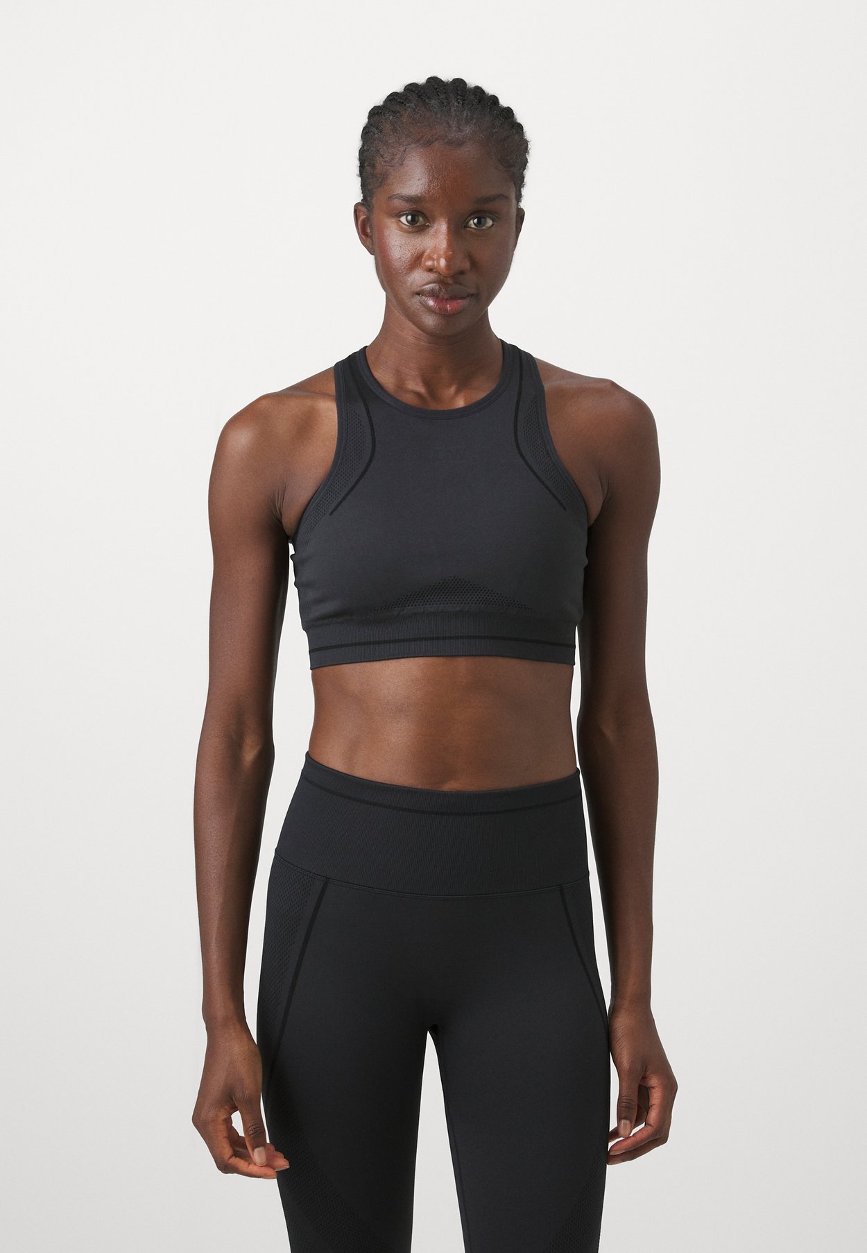 ENDURANCE SEAMLESS BRA